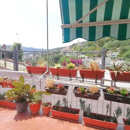 Fiori D'alassio - Ampie Con Terrazza E Parcheggio * Alassio