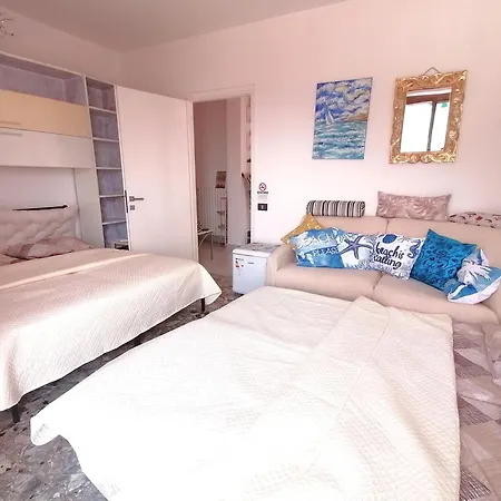 Bed & Breakfast Fiori D'alassio - Ampie Con Terrazza E Parcheggio