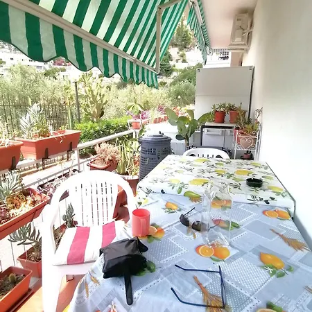 Fiori D'alassio - Ampie Con Terrazza E Parcheggio Bed & Breakfast *