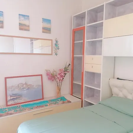 Bed & Breakfast Fiori D'alassio - Ampie Con Terrazza E Parcheggio Alassio