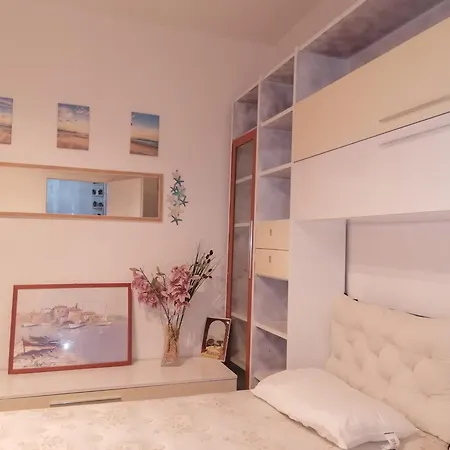 Bed & Breakfast Fiori D'alassio - Ampie Con Terrazza E Parcheggio Alassio