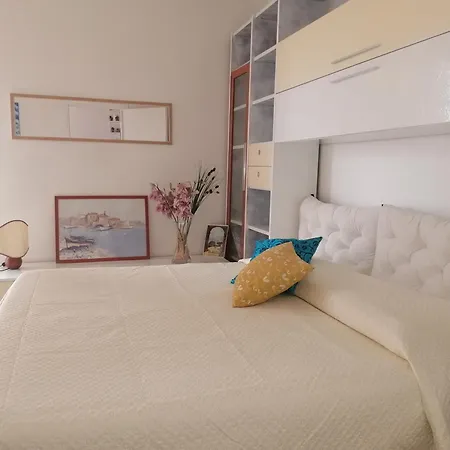 Fiori D'alassio - Ampie Con Terrazza E Parcheggio Bed & Breakfast *