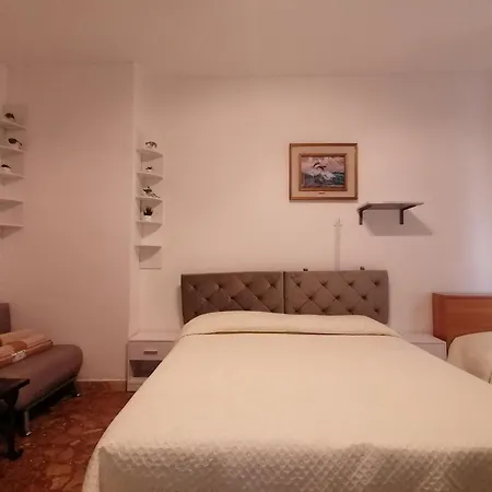 Fiori D'alassio - Ampie Con Terrazza E Parcheggio Bed & Breakfast Alassio